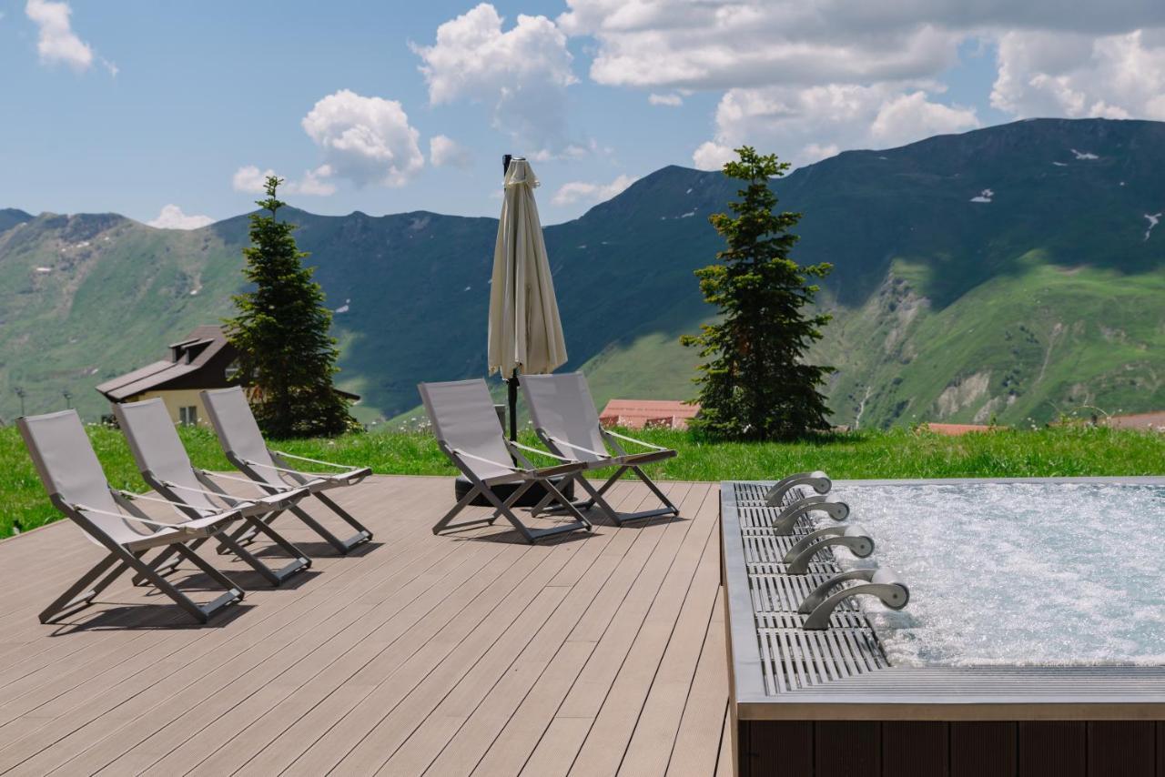 Gudauri Lodge Exterior photo Composite wood