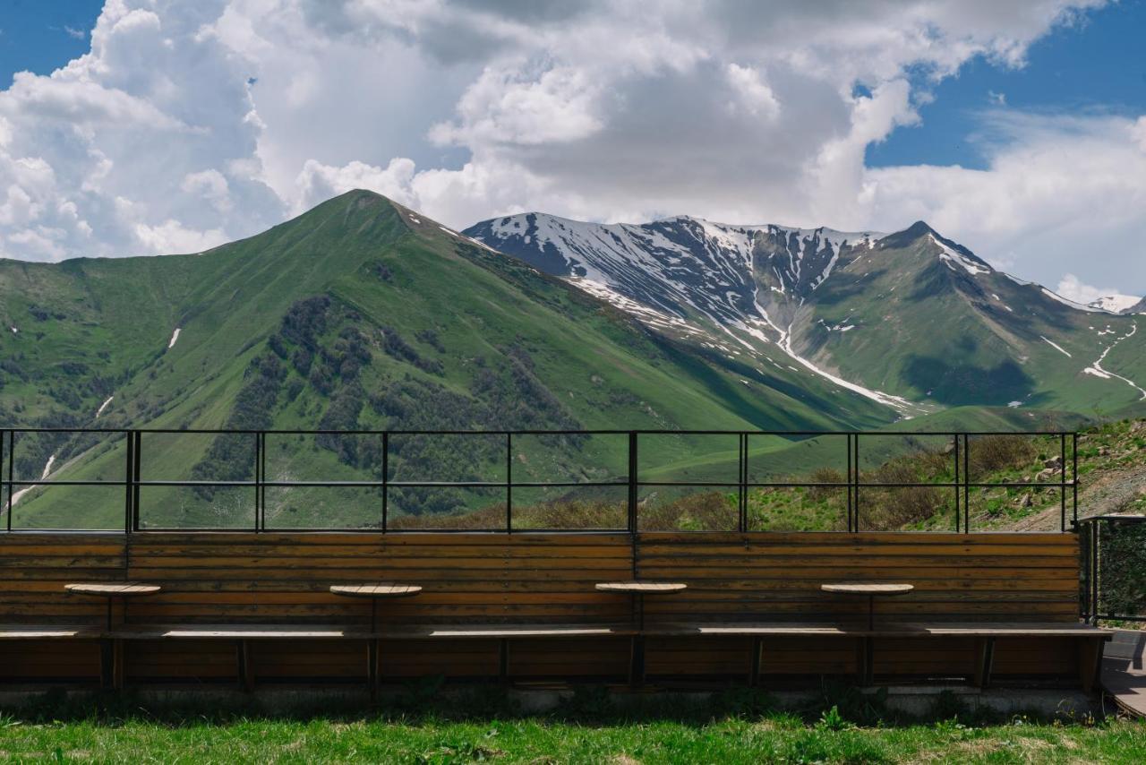 Gudauri Lodge Exterior photo The mountain range of the Albanian Alps