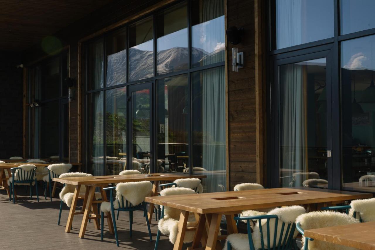 Gudauri Lodge Exterior photo Restaurant