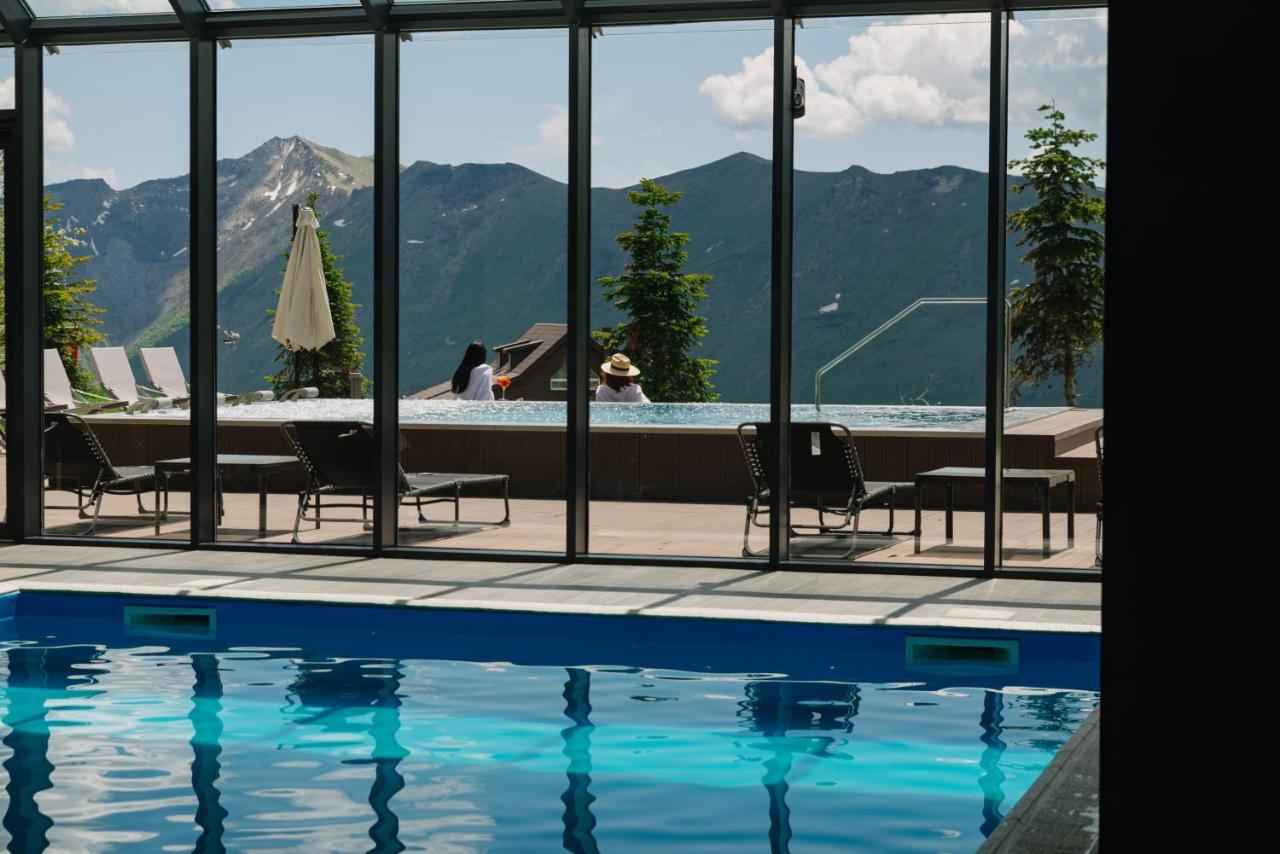 Gudauri Lodge Exterior photo The swimming pool at the Hotel Axelmannstein