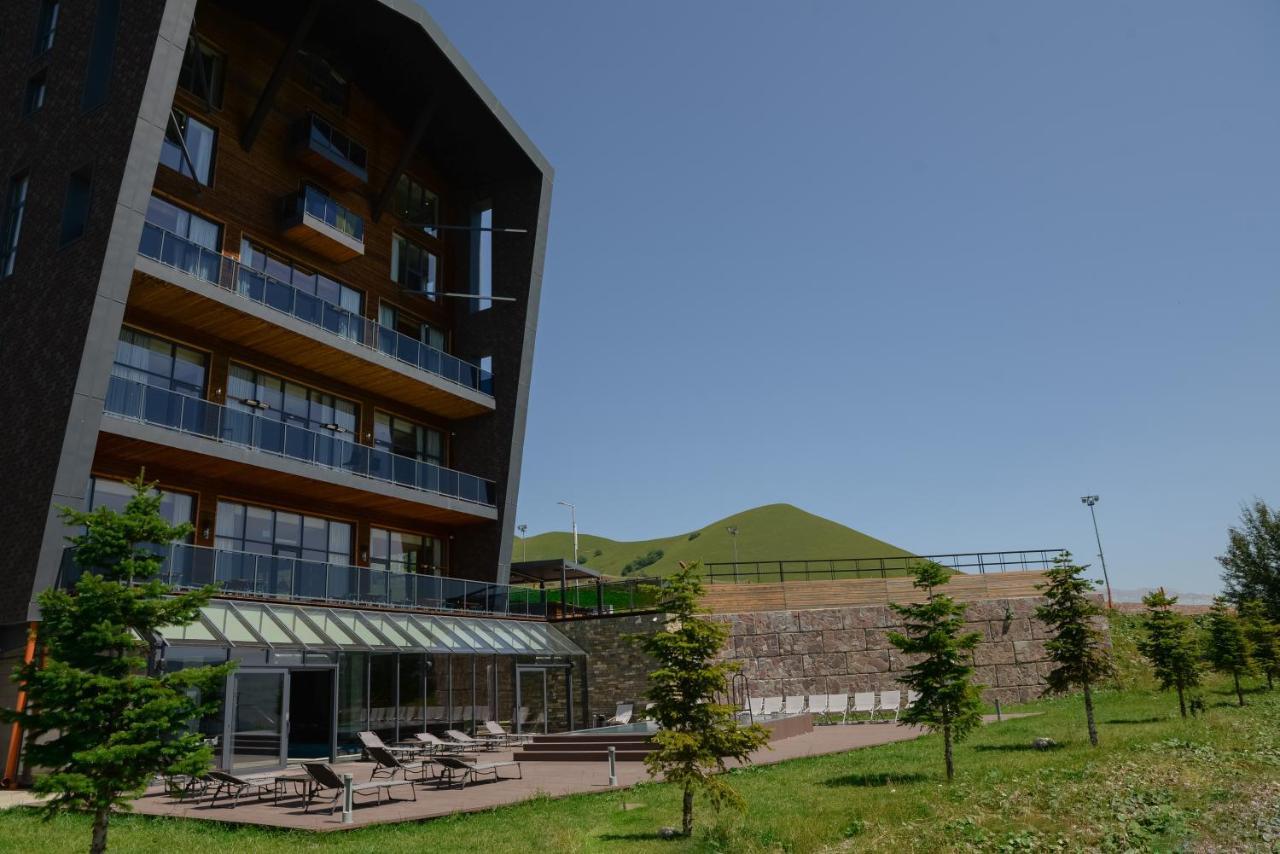 Gudauri Lodge Exterior photo The hotel